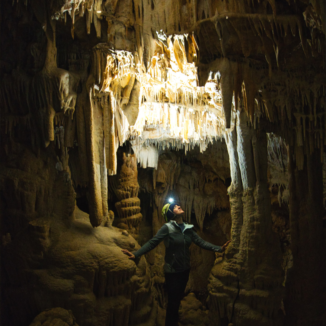 actividades espeologia turismo de aventura cangas de onis